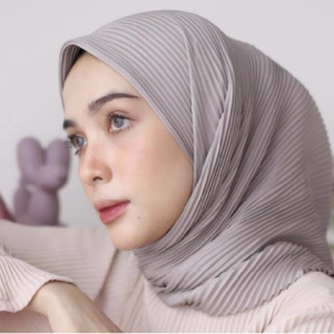 4 Tips merawat hijab plisket